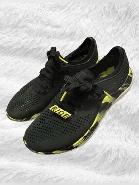 Crocs LiteRide 360 Marbled Pacer, black and yellow, size 5m